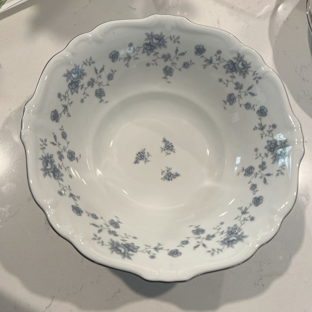 Johann Haviland BLUE GARLAND 8.5" Vegetable Serving Bowl Bavaria Germany flowers